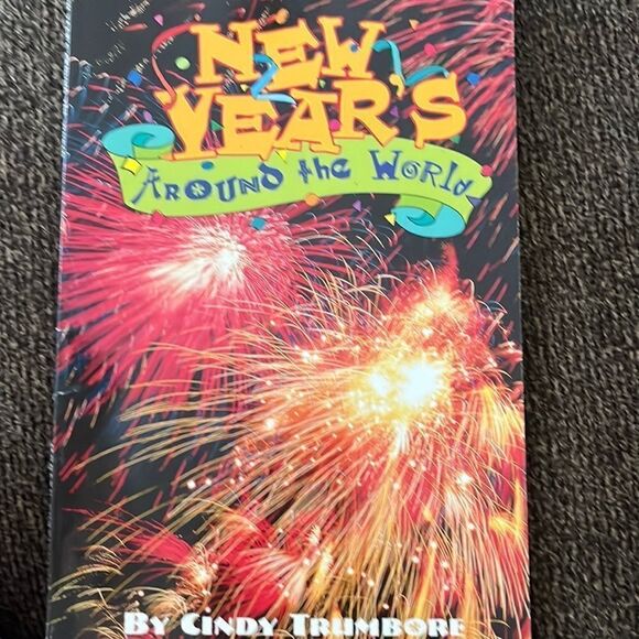 (16) Set of Holiday Picture Books- Back to School Books for Classroom Teachers - Picture 1 of 16